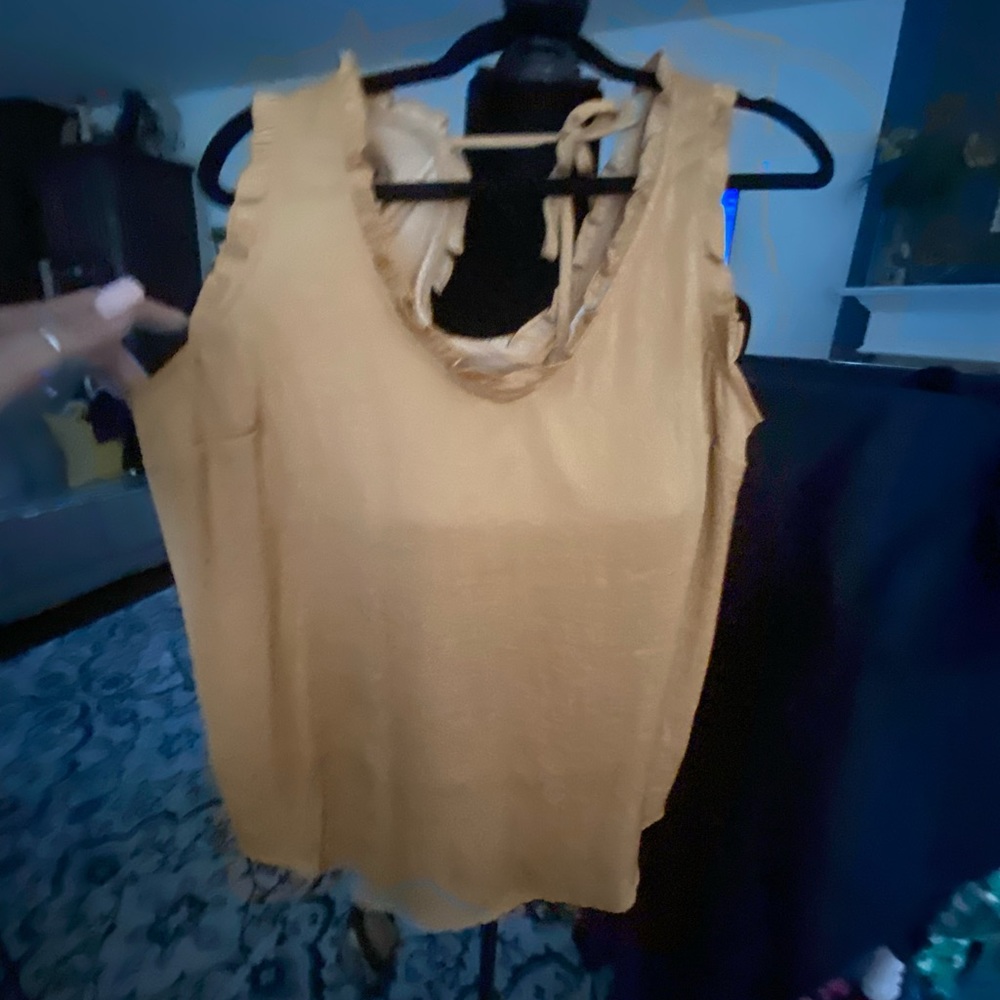 Gold shirt size M